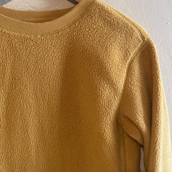 Everlane Long Sleeve Raglan Fleece Mustard Sweatshirt Crew Neck Fuzzy Soft S - Picture 2 of 6